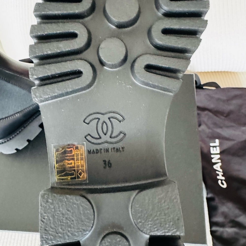 CHANEL Black Leather Chelsea Boots brand new in box with dust bags size 6 - Picture 10 of 11